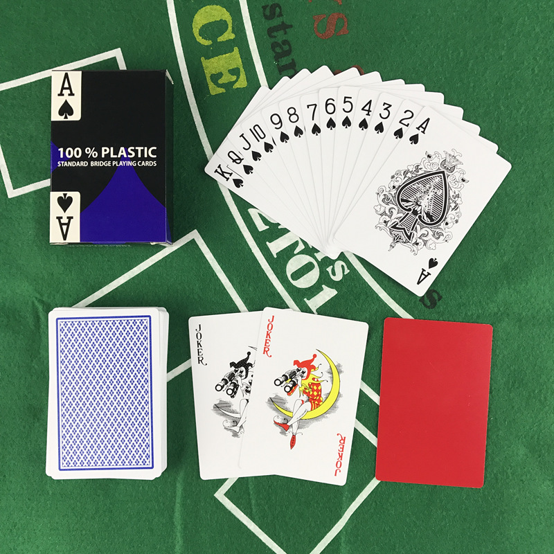 2 pz/lotto Baccarat Texas Hold - Board Game Yearbook review and price