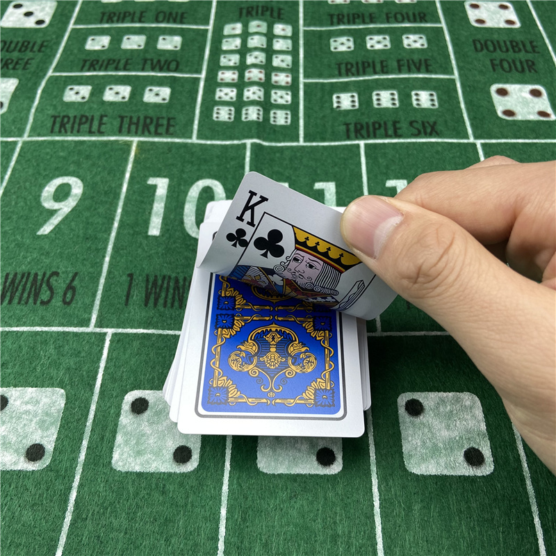 Nuove Carte da Gioco in Plasti - Board Game Yearbook review and price