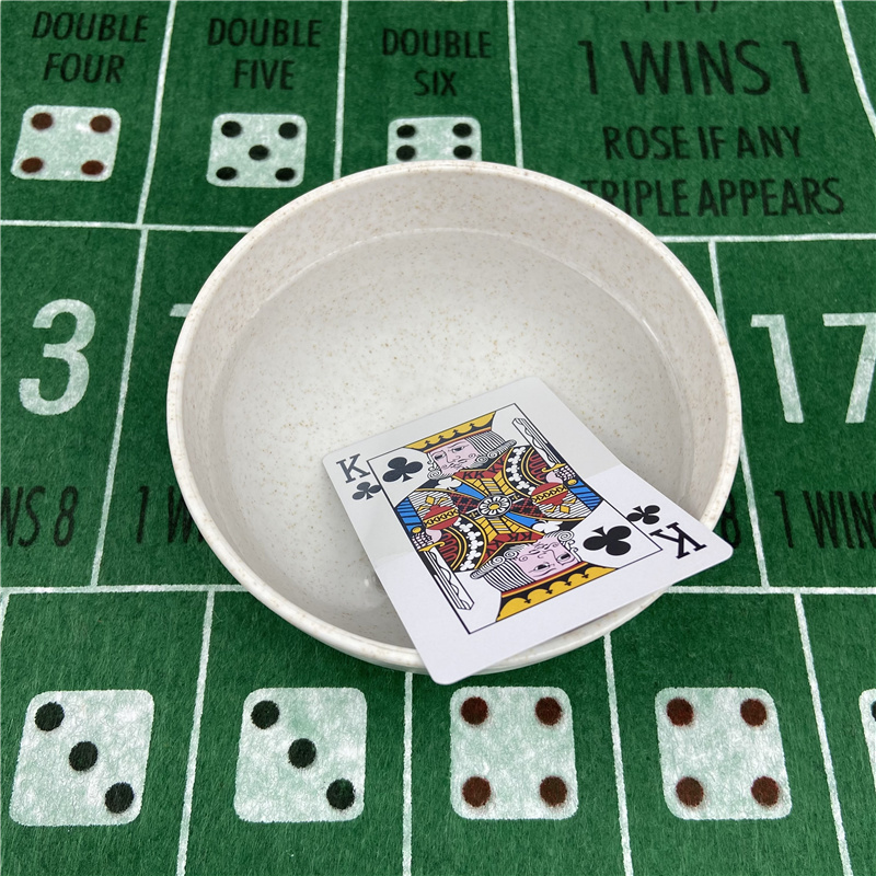 Nuove Carte da Gioco in Plasti - Board Game Yearbook review and price